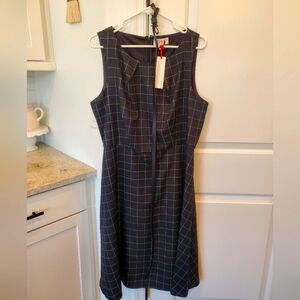 Elle NWT black & white sleeveless dress with cute bow belt! XL